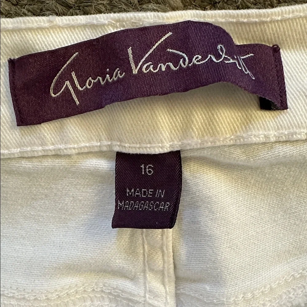 NWT Gloria Vanderbilt Amanda White Denim Jeans - Picture 4 of 9